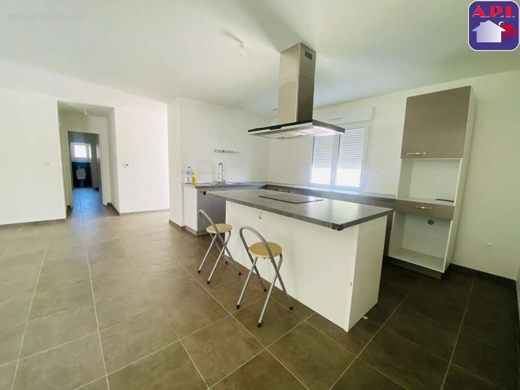 Maison 100 m² à Le Fossat  - photo 2