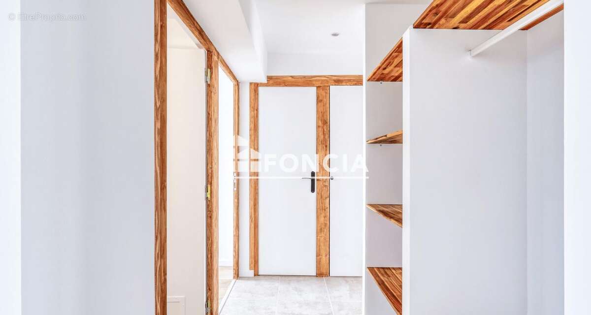 Appartement t3 proche toutes commodites, avec garage, cave et balcon, entierement renove avec prestations de qualite - photo 8
