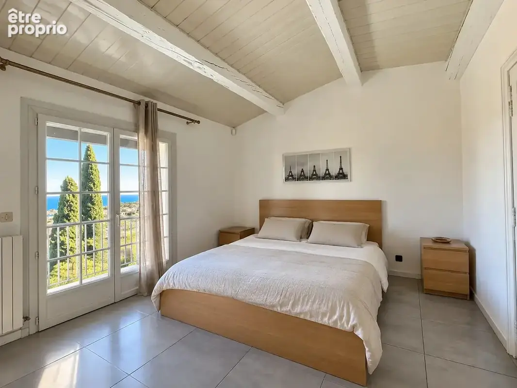 Villa avec vue mer et piscine à débordement à Cavalaire-sur-Mer - photo 14