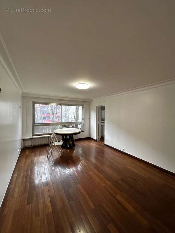 Appartement à PARIS-11E