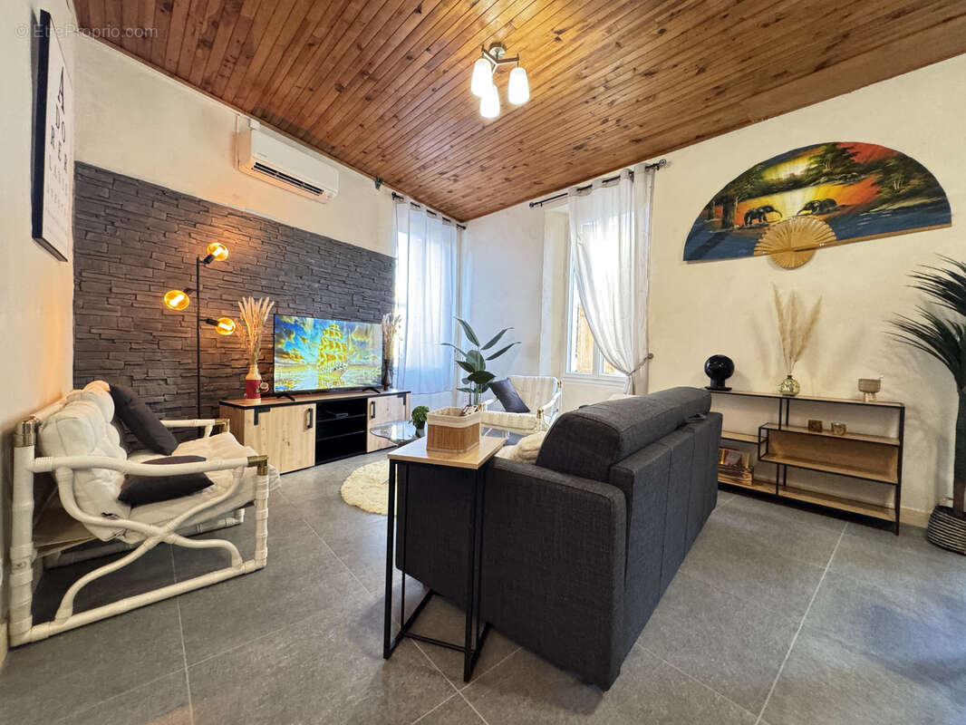 Appartement à LARAGNE-MONTEGLIN