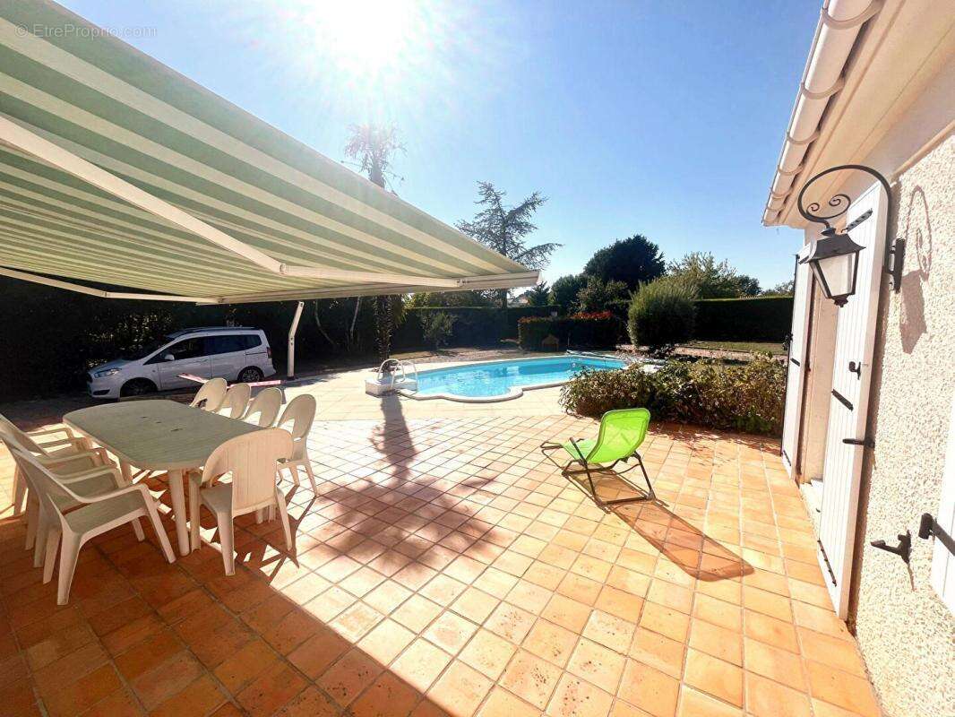 Maison à SAINT-GEORGES-DES-COTEAUX