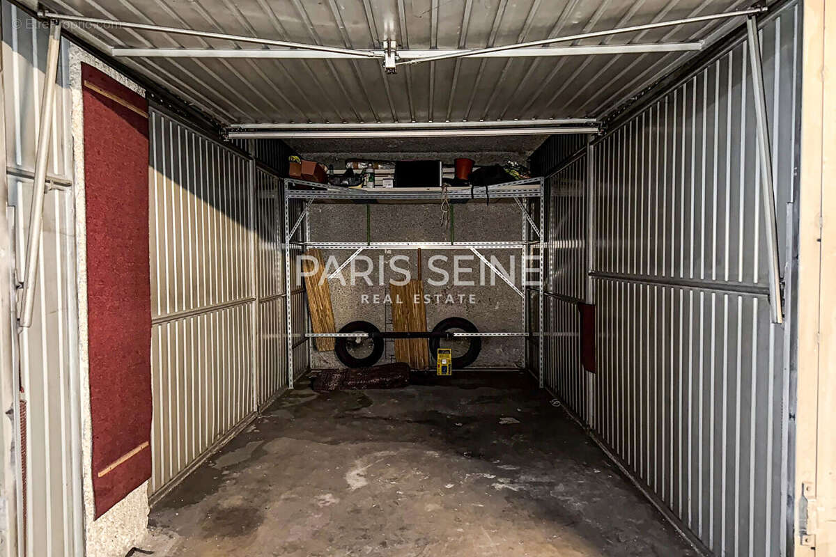 Parking à PARIS-19E