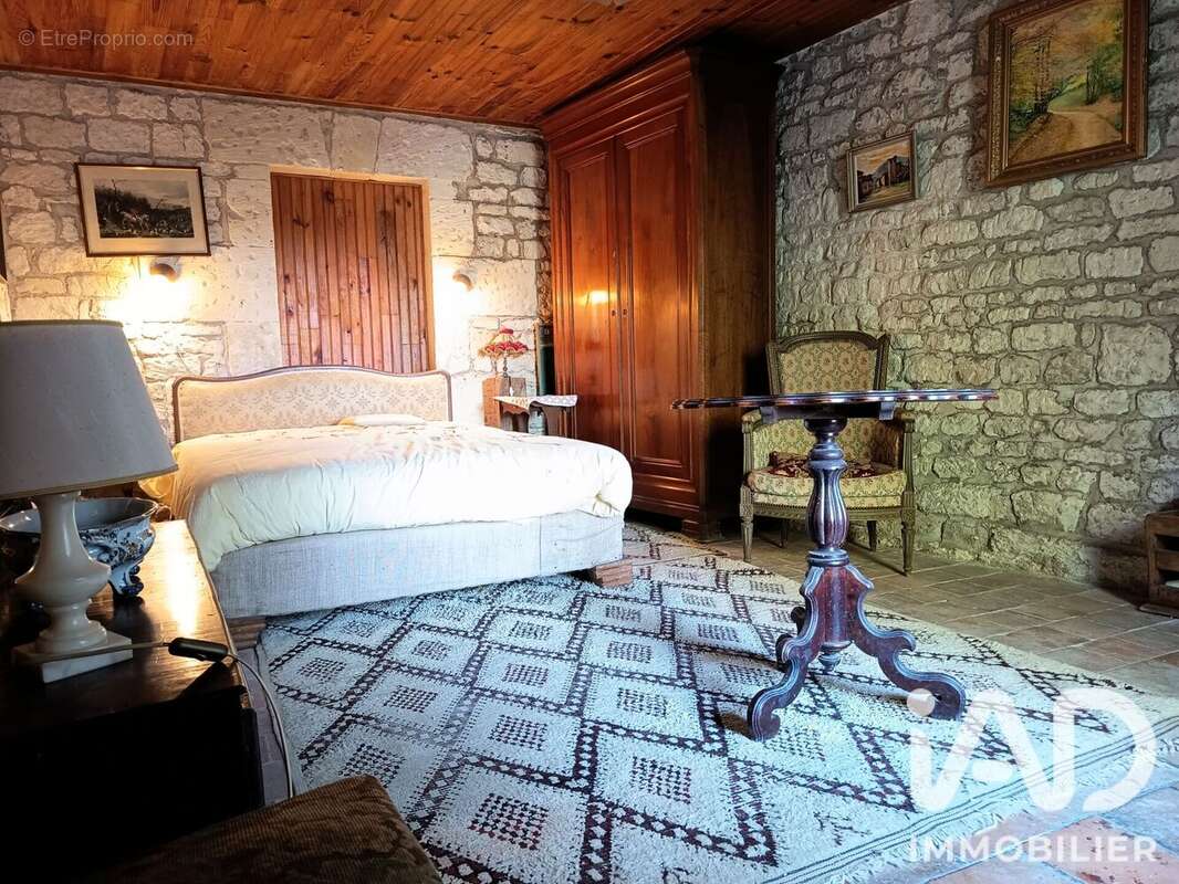 Maison 255 m² à Marcay  - photo 8