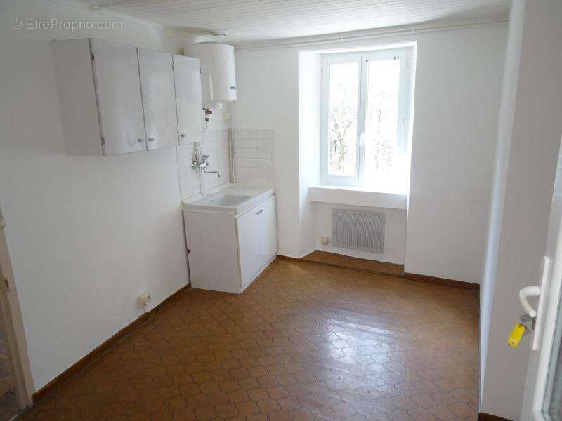   - Appartement à ANTRAIGUES-SUR-VOLANE