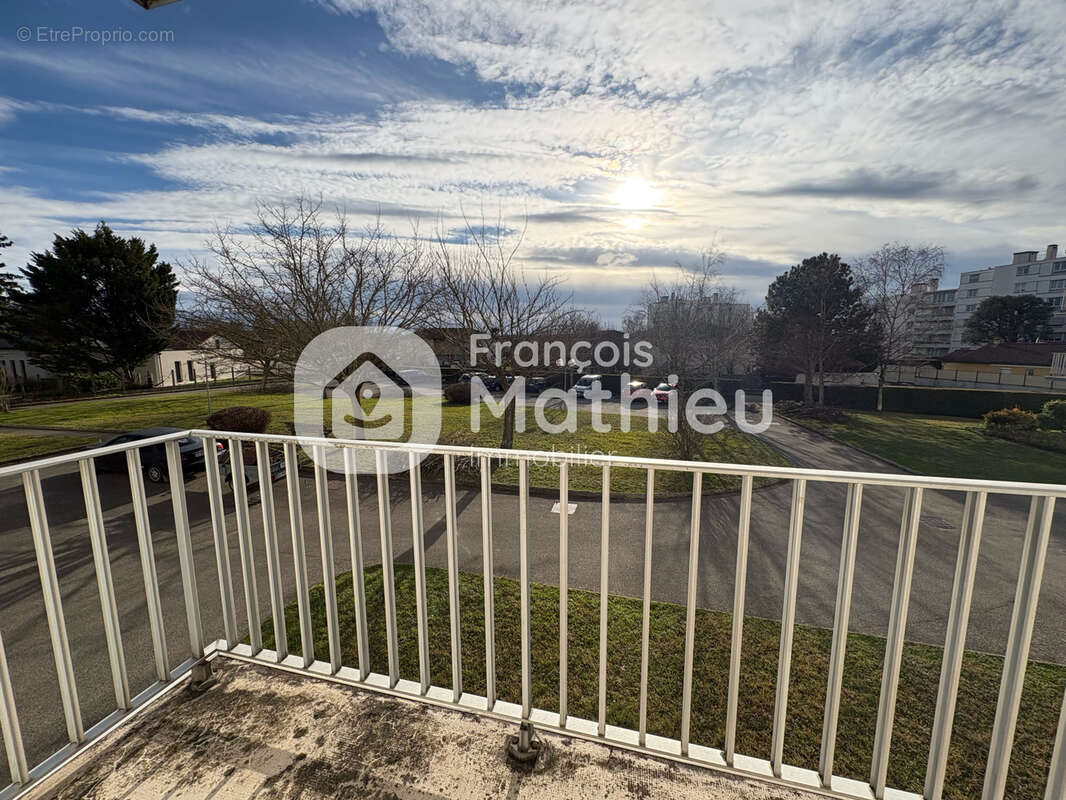 Appartement à PERONNAS