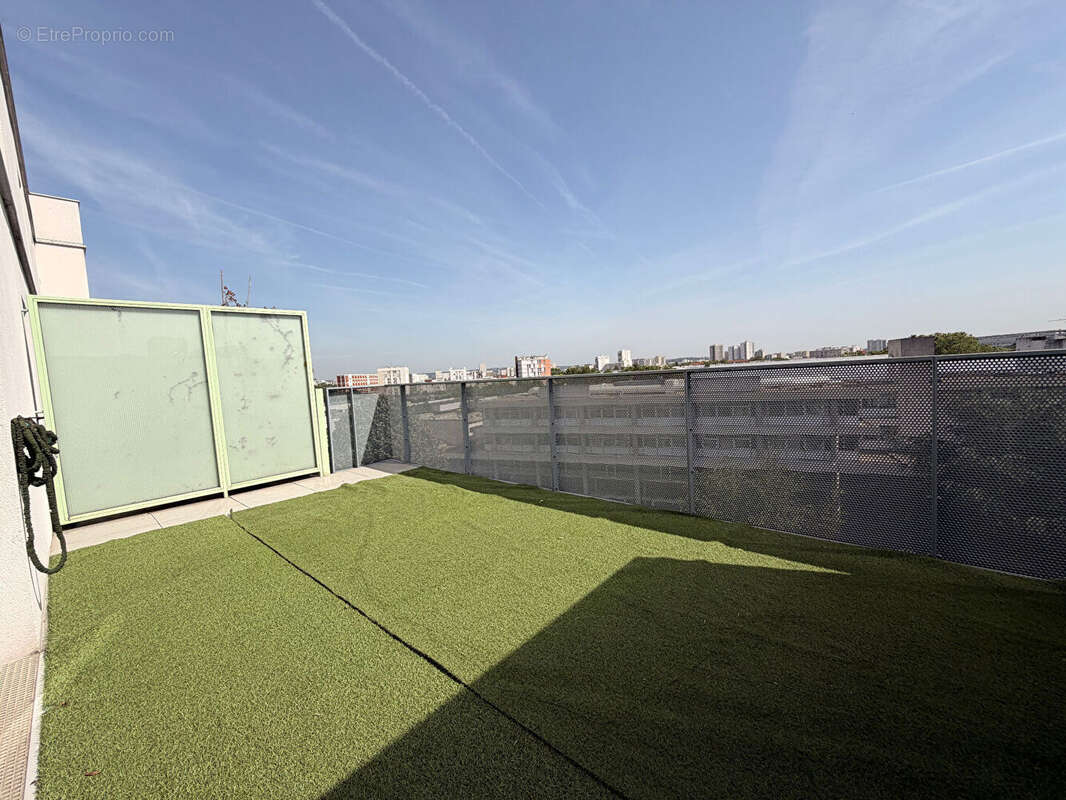 Appartement à VILLENEUVE-LA-GARENNE
