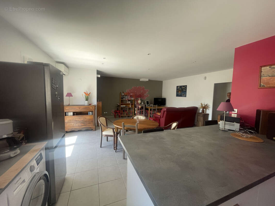 Rare gignac a vendre villa de plain pied de 85m2 de type t4 - photo 6