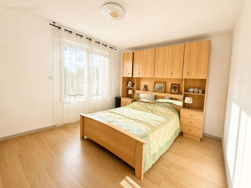 Maison à CONDE-SAINTE-LIBIAIRE