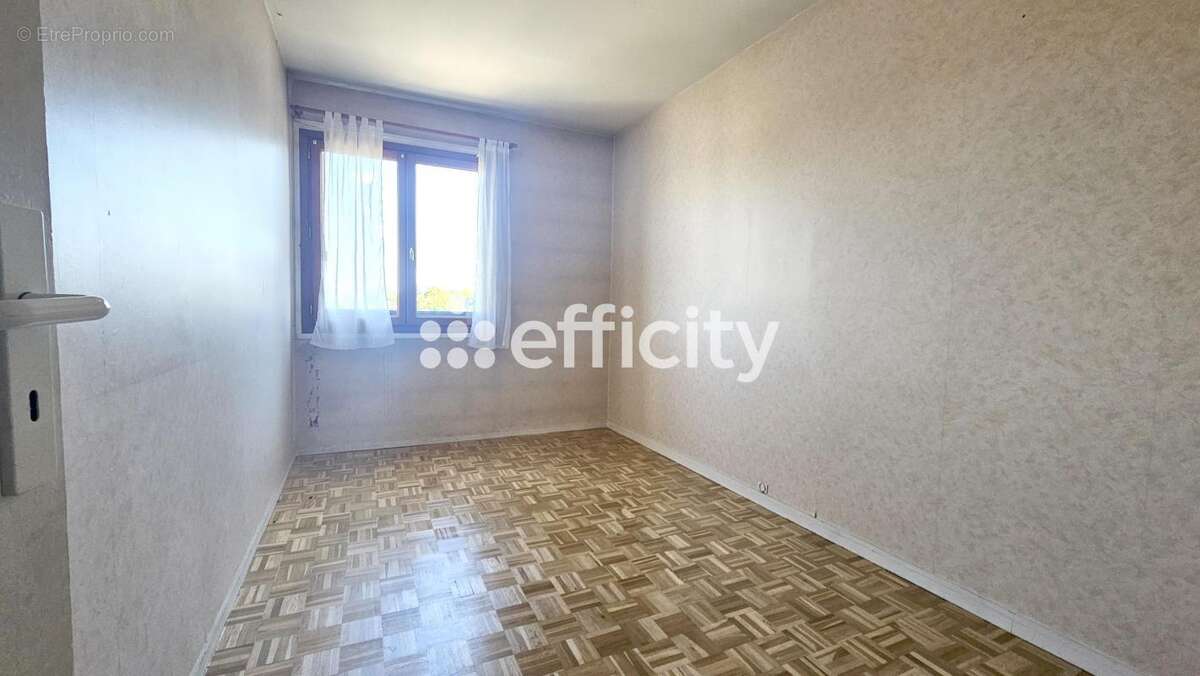 Appartement à FRESNES