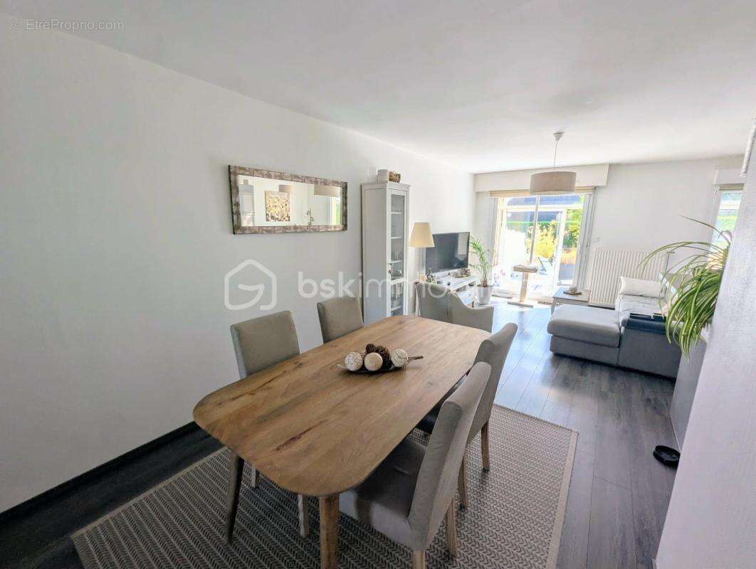 Appartement en RDC avec un grand balcon / extérieur et garage situé à FOUGERES 35300 - photo 4