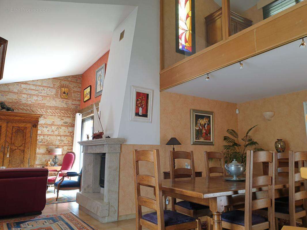 Un ensemble regroupant une maison d'architecte indépendante  avec grand garage, local professionnel et un locatif à Amélie les B - photo 7