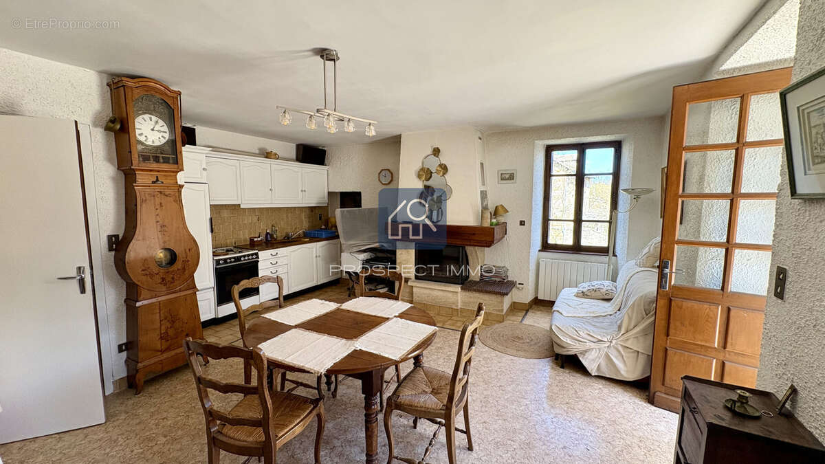 Maison à MONTROZIER