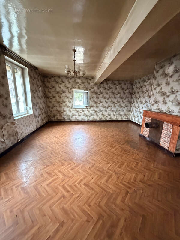Maison à SAINT-QUENTIN