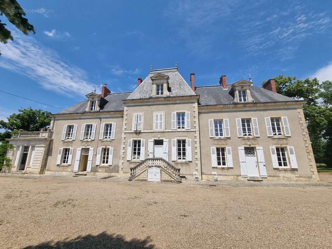 Autre à SAINT-PIERRE-LE-MOUTIER