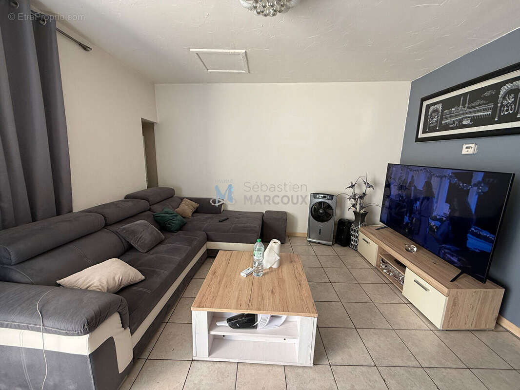 Appartement à SURY-LE-COMTAL