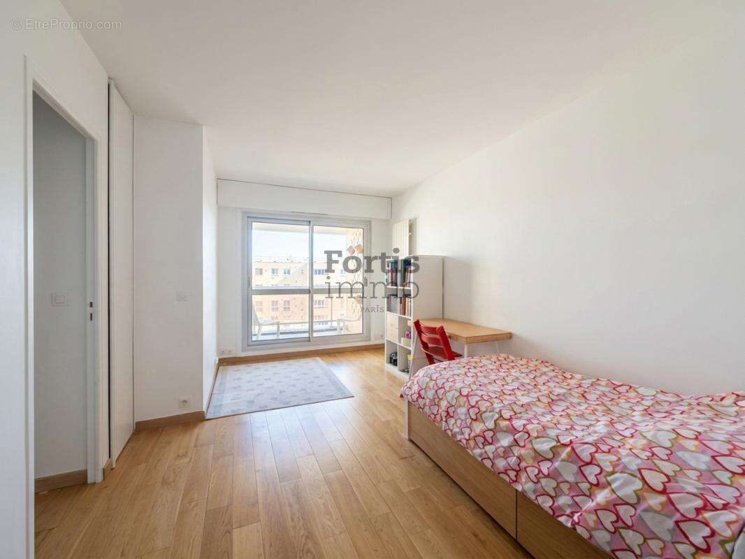 Appartement à PARIS-12E