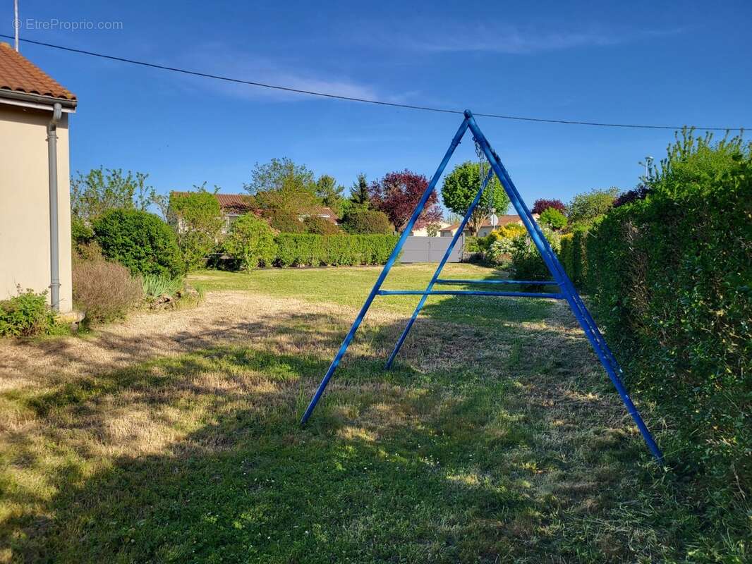 Maison à vendre 6 pièces AIRVAULT (79) Terrain 984 m² - photo 11