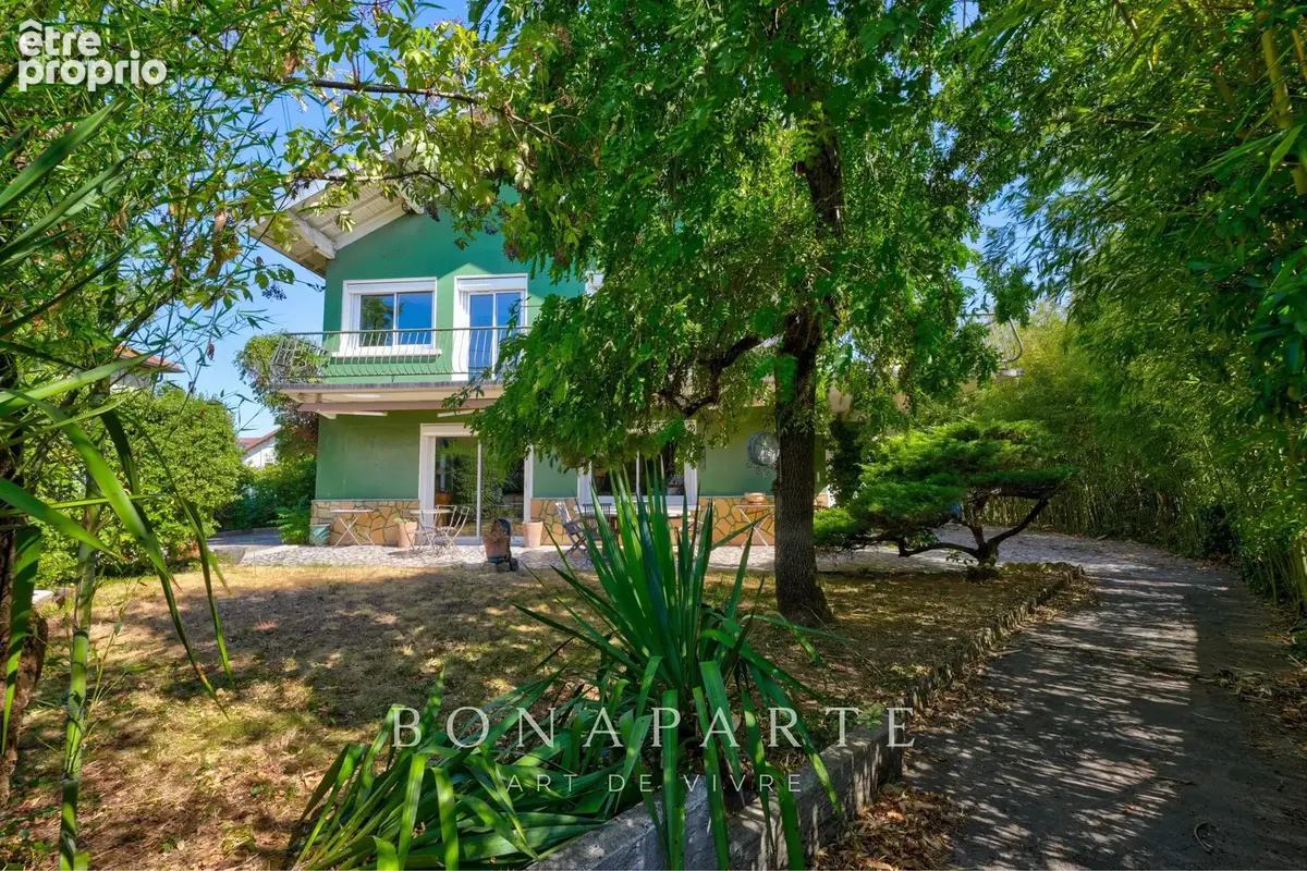 Photo Maison à Decines-Charpieu au prix de 495 000€