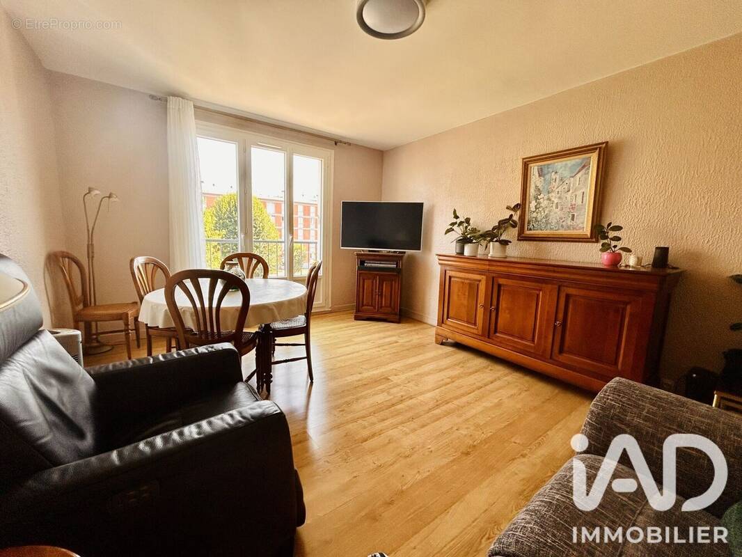Photo 1 - Appartement à SAINT-JULIEN-LES-VILLAS