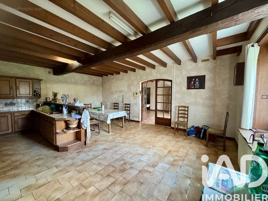 Maison 132 m² à Brie-Sous-Barbezieux  - photo 5