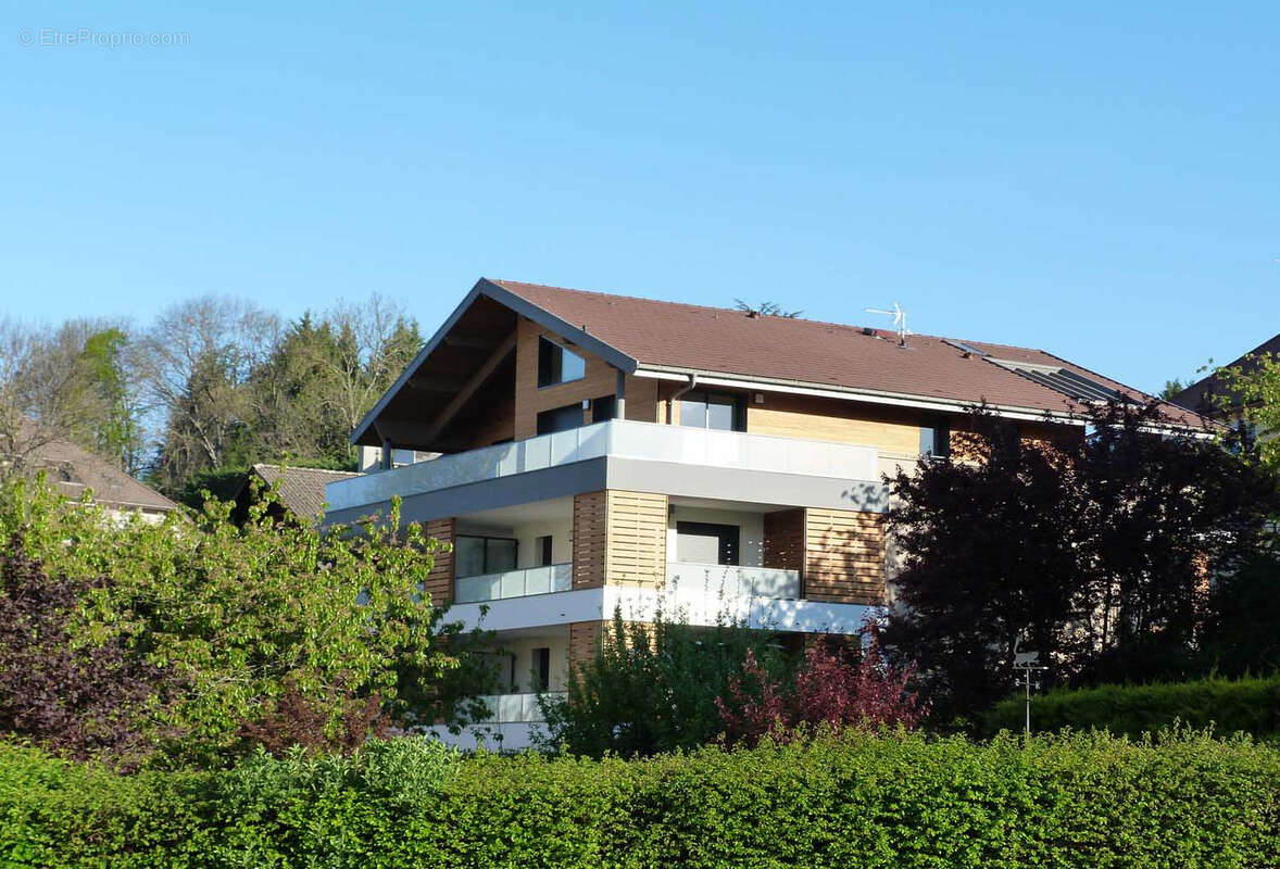 Très beau T4 avec terrasse de 24 m2 à proximité du lac d'Annecy ! - photo 2