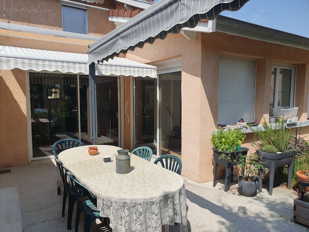 Maison 150 m² à Pusignan  - photo 2