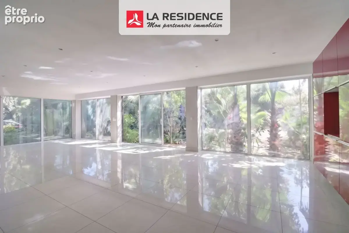 Commerce 315 m² à vendre à Frejus (83600) - photo 2