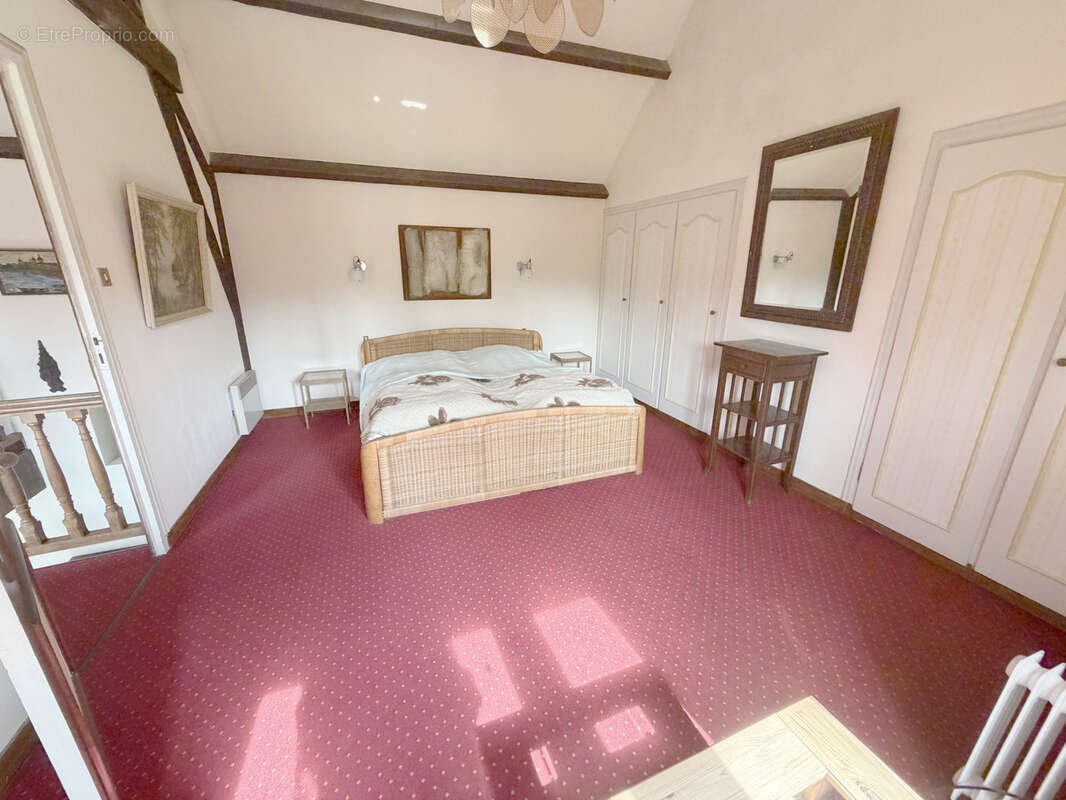 Maison à CHATEAUNEUF-DU-FAOU
