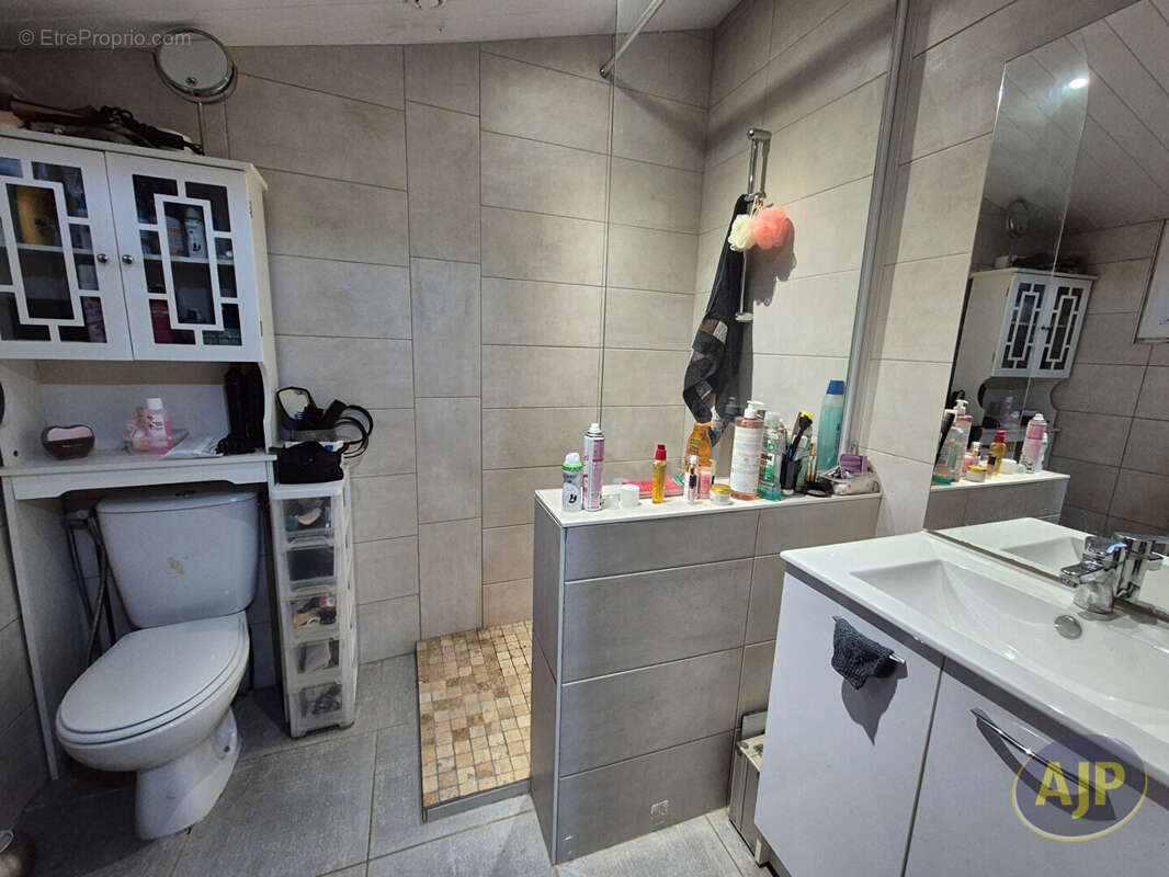 CHALLANS 2 locatifs avec cour en hyper centre ville - photo 8