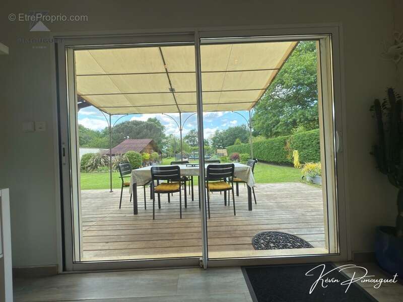 Maison à MOULIETS-ET-VILLEMARTIN