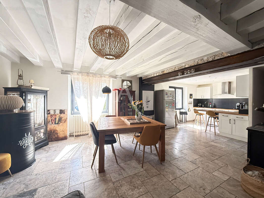Maison à LE CHATELET-EN-BRIE