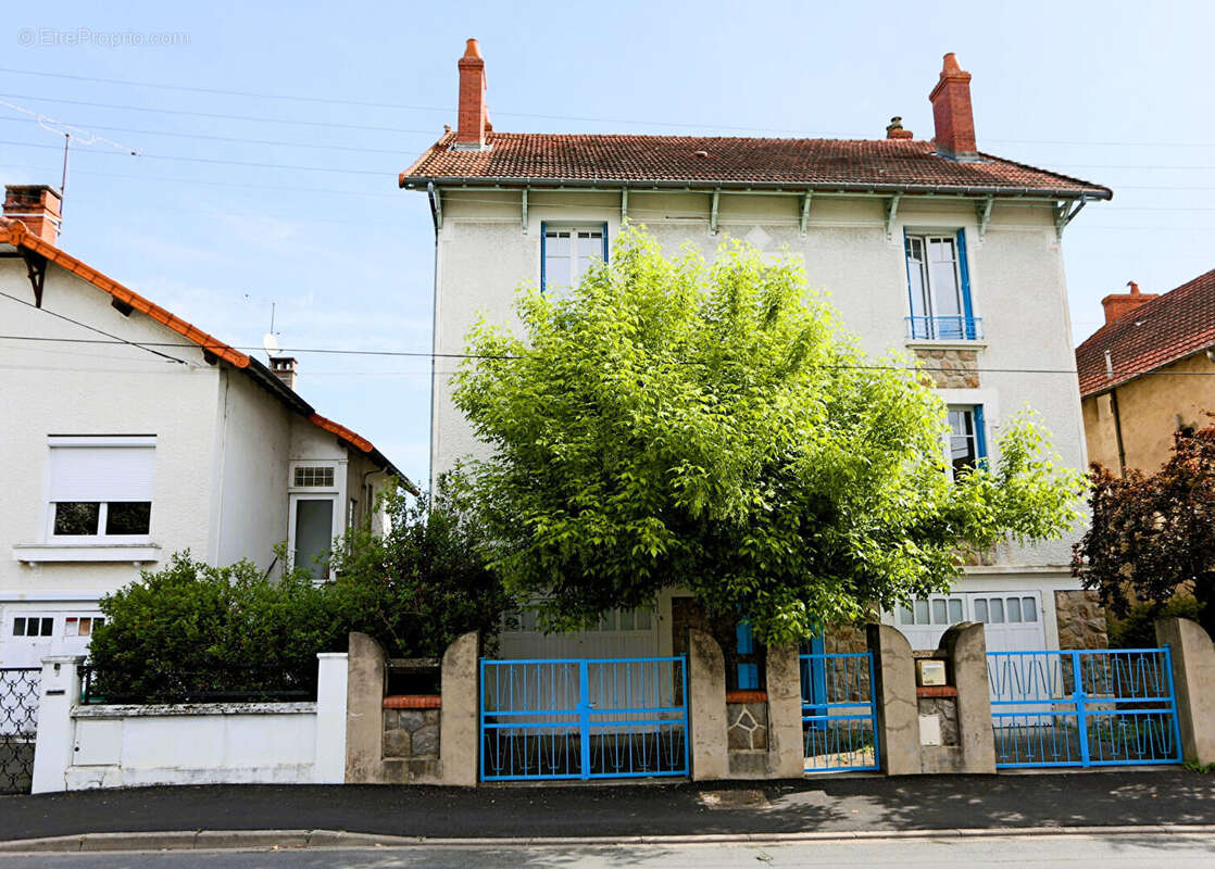 Maison à MONTLUCON
