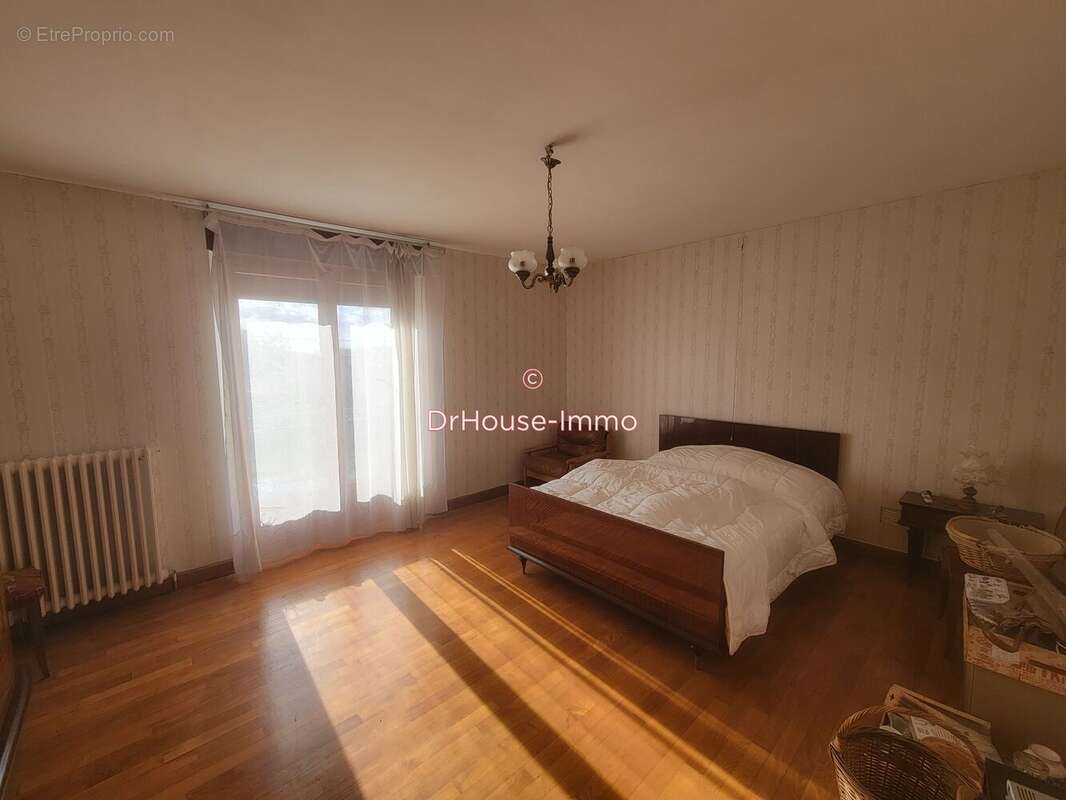 Maison à DOL-DE-BRETAGNE