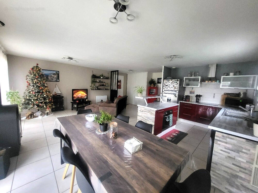 Maison à CHATILLON-SUR-CHALARONNE