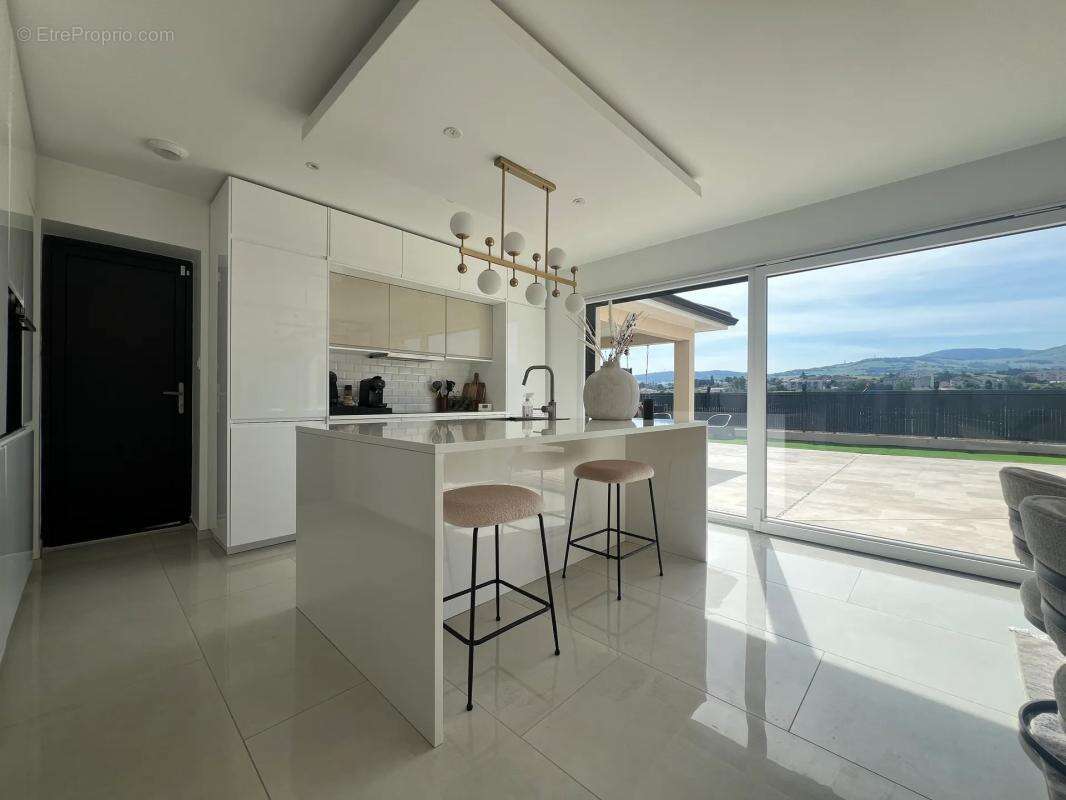 Maison à LA GRAND-CROIX