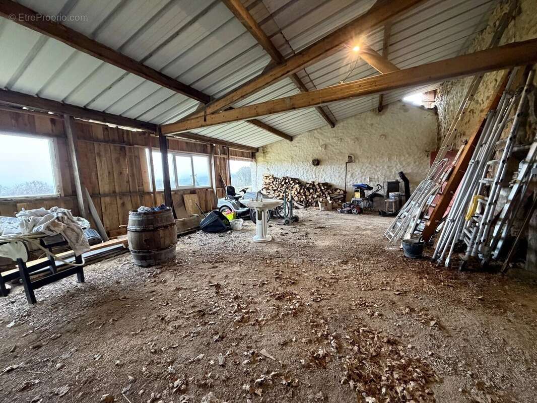 Maison à DUN-LES-PLACES