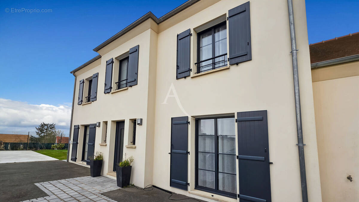 Maison à COURDIMANCHE