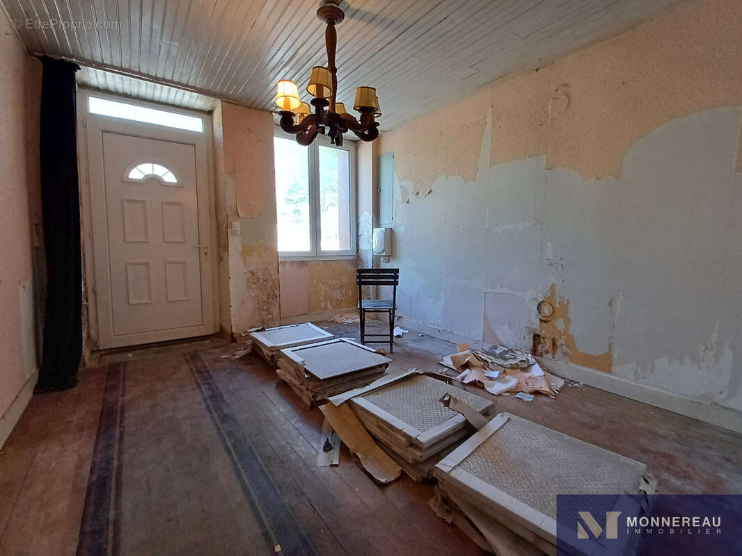 Maison à BAIGNES-SAINTE-RADEGONDE