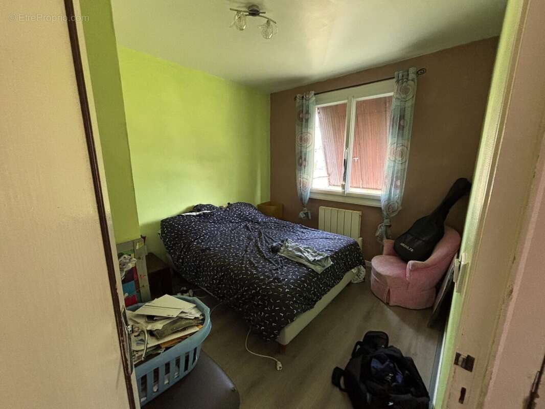 Chambre 1 étage - Maison à LANOBRE
