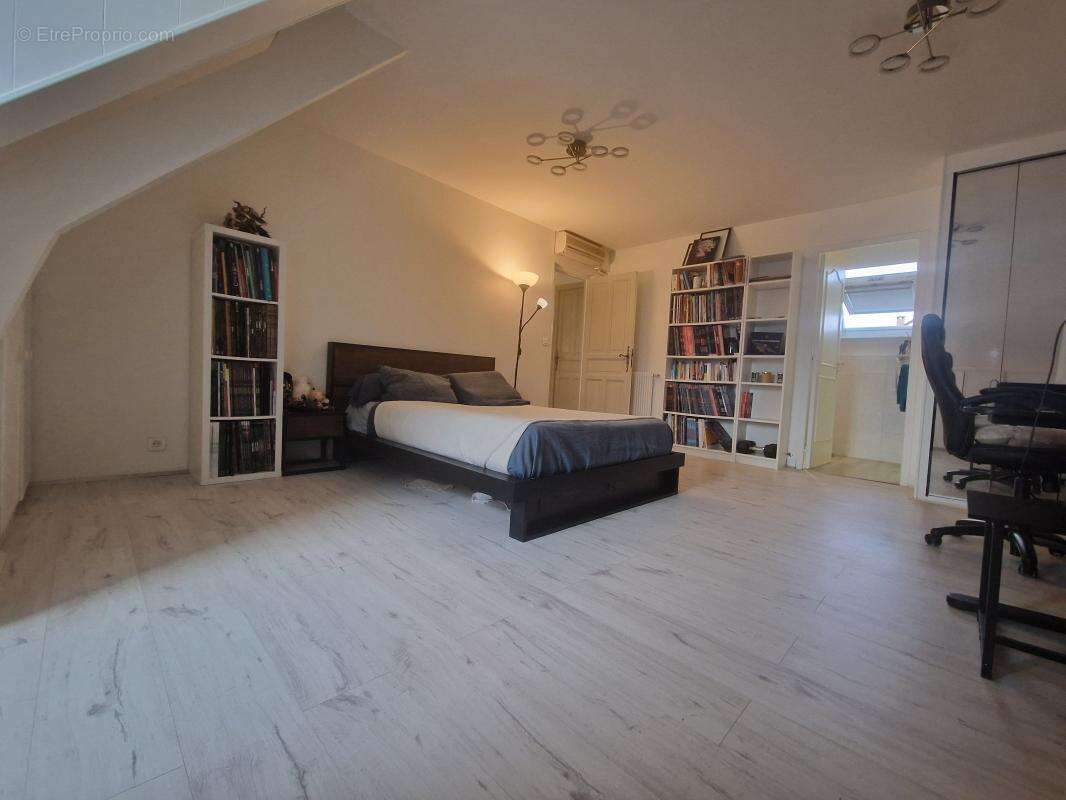 Maison à VAIRES-SUR-MARNE