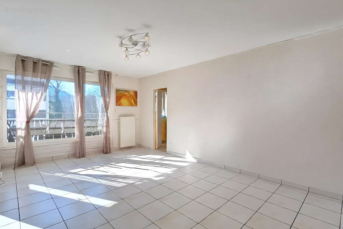 Appartement à SEYNOD