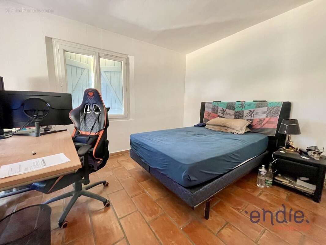 Lorgues villa t7 piscine garage cave - photo 14