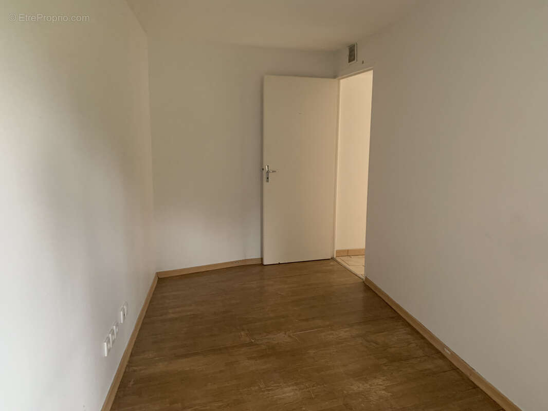 Maison à NAZELLES-NEGRON