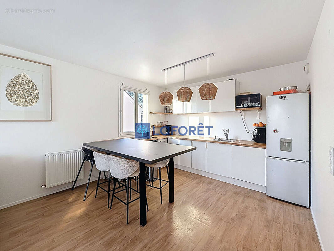 Appartement à SAINT-PIERRE-DU-PERRAY