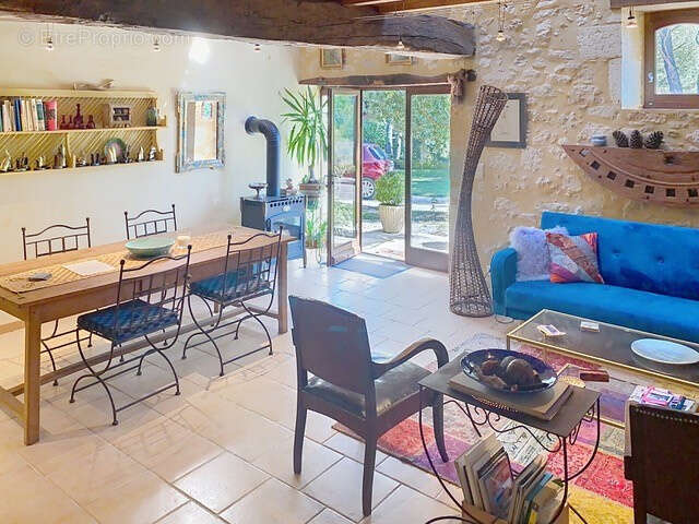Propriété de caractère avec jardin paysager, piscine et dépendances - photo 2