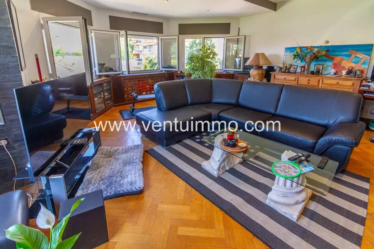 Une configuration unique – 3 espaces indépendants à Cagnes-sur-Mer - photo 2