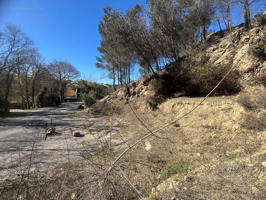 Terrain à VILLESEQUE-DES-CORBIERES