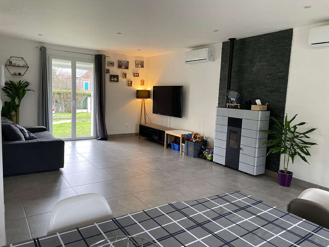 Maison à SAINTE-GENEVIEVE