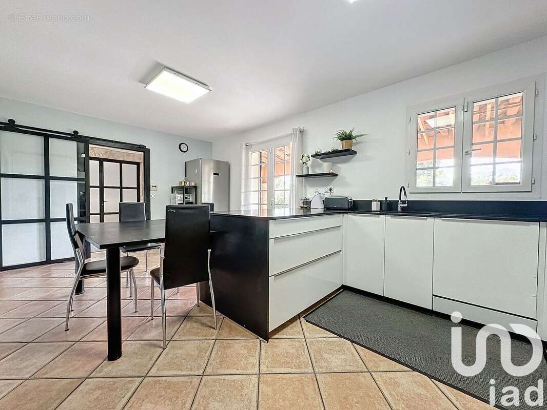 Photo 9 - Maison à ENTRAIGUES-SUR-LA-SORGUE